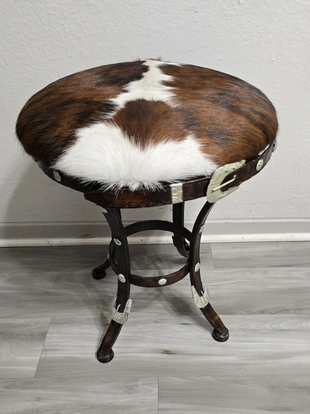 Western Cowhide Belt Foot Stool - Picture 13 of 14